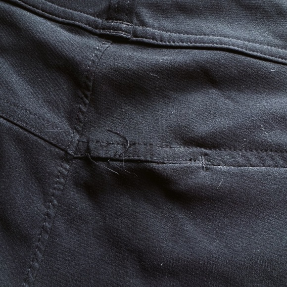 Columbia Women’s Athletic Short - Size 6 - Picture 7 of 8